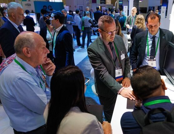 Image: People in Exhibit Hall