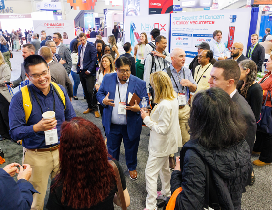 Image: Attendees in the Exhibit Hall